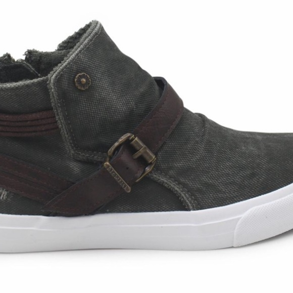 Myla - Picture 2 of 3